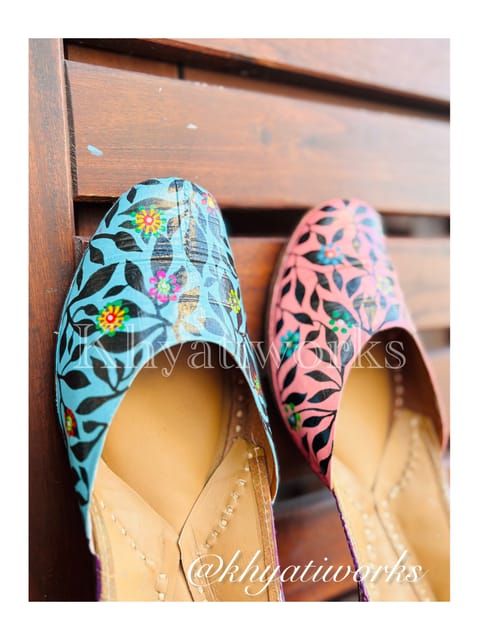 The Free Sprit ~ Beautiful Handpainted Juttis